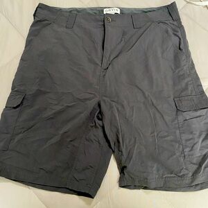 Men’s Orvis performance cargo short, size 38.